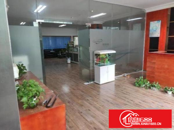 精装修，有办公座椅，设施完好，