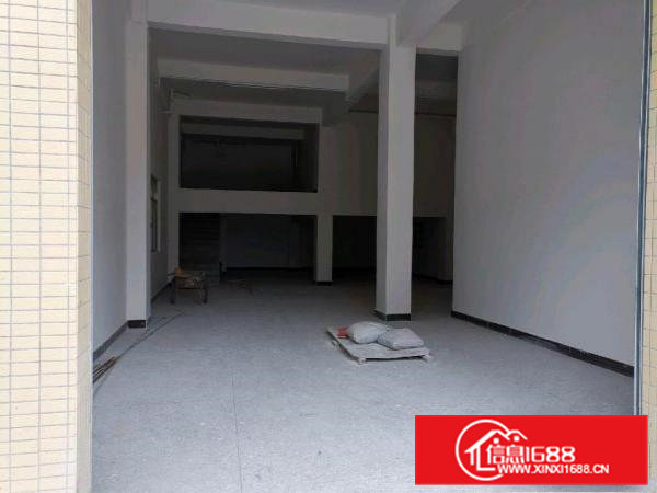 全新私人屋楼面，200平方，价低！可用空间大！