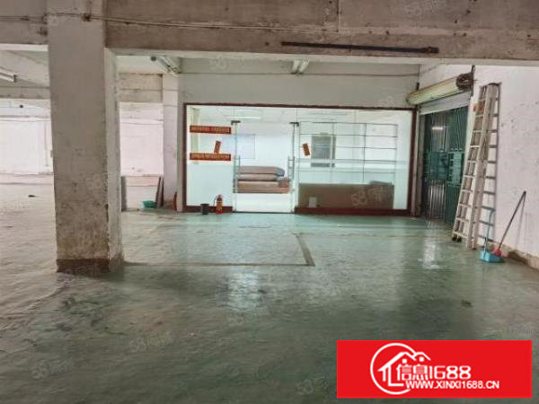 地铁口2楼1080平米，25元平米，配4部3吨电梯，