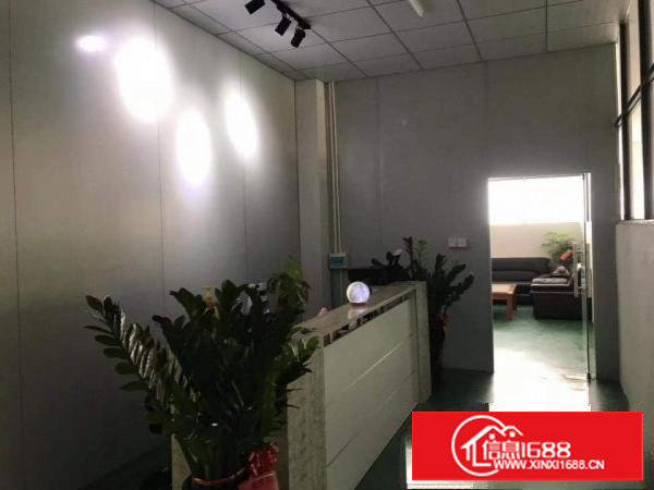 长安沙头社区，新出楼上350平带简装修，车间水电齐全