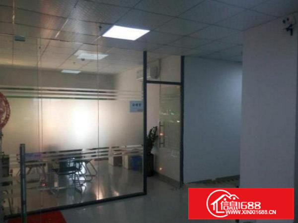 出租南海狮山兴业路附近楼上550平精装修厂房生活交通便利