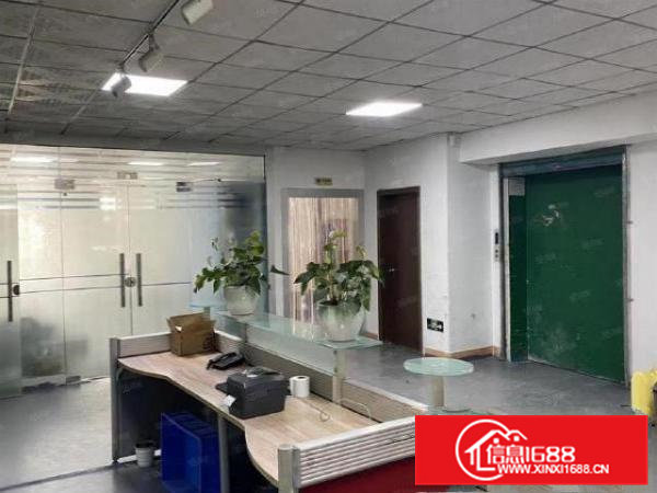 企石东山村原房东楼上1450平方精装修厂房出租