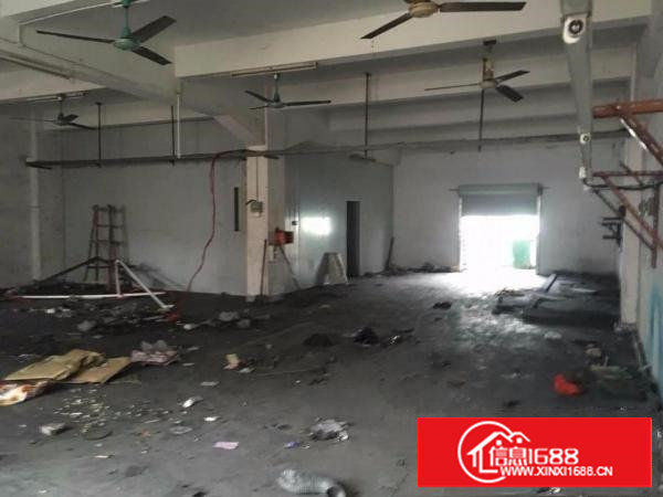 好消息。优势：临深，小加工厂，类型：400平方米标准一楼厂房