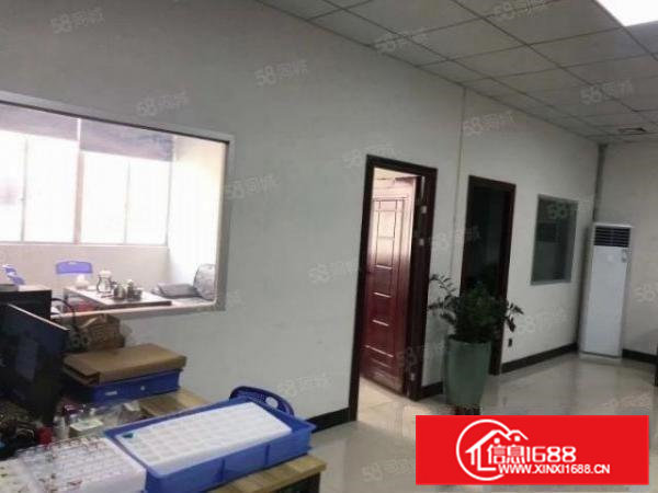 凤岗新出楼上1100平方。现成水电办公室，无需转让费，院子大