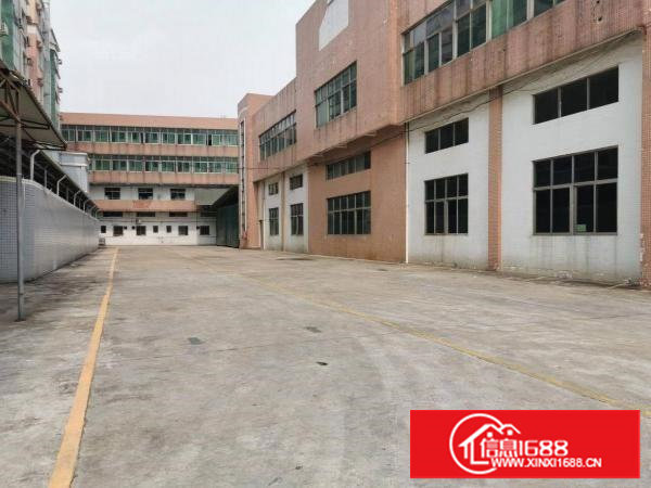 长安乌沙标准厂房出租，楼上550平消防等级高，有地坪漆