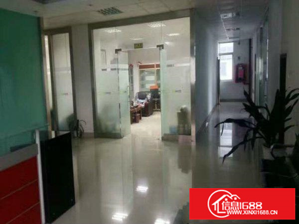 龙岗成熟工业区楼上1500平，500平出租