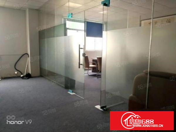 平湖地铁口附近二楼650平方带装修厂房出租