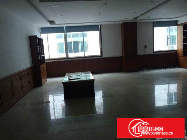 新出坂田南坑工业区3楼1000平带装修形象好