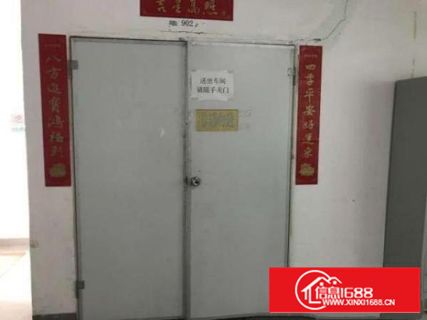 沙井共和，楼上350平，水电齐全拎包入住。