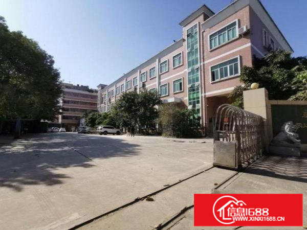 出租凤岗镇三联刚空出1310平一楼标准厂房，原房东现成装修