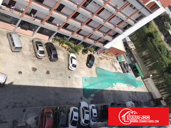 厂房出租龙岗区五和地铁口附近独门独院1070平，