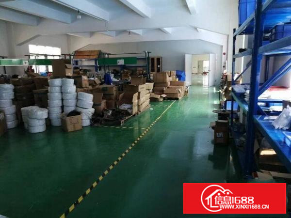 长安厦岗三楼400平方厂房招租，现成办公室装修地坪漆水电齐全