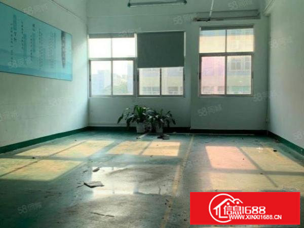 松岗燕川楼上1500平厂房出租，大小可分，精装修空地大