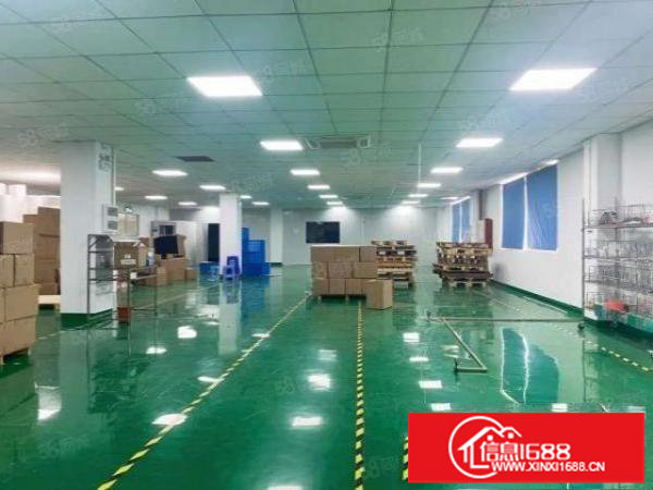 光明龙大高速旁楼上精装修厂房出租，水电到位，无转让费，形象佳