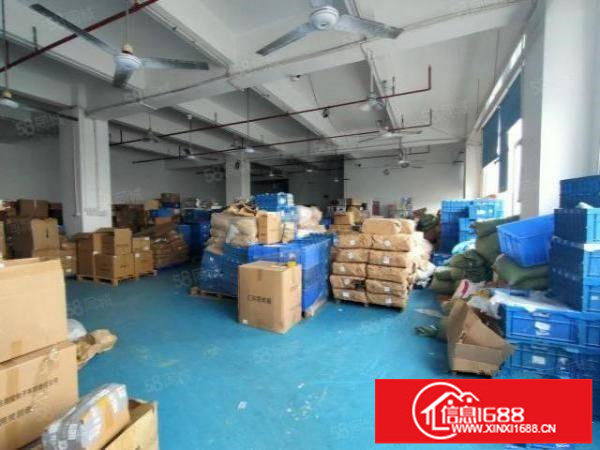 西乡桃源居原租户合同到期全新地坪漆，带装修水电到位，免转让费