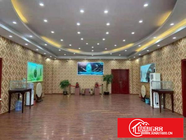 一楼厂房1300平方适合电商贸易展厅餐饮行业独院有车位