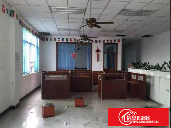 横沥水边独院厂房分租一楼500二楼1000带装修招租