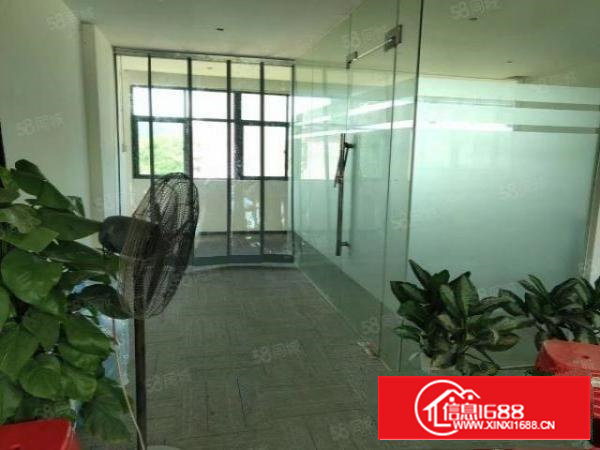 石岩楼上500精装修无转让费厂房出租