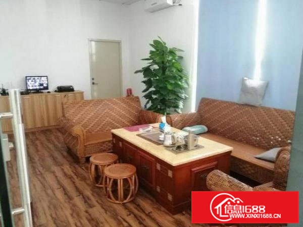 企石霞朗村一楼厂房400方出租，水电齐