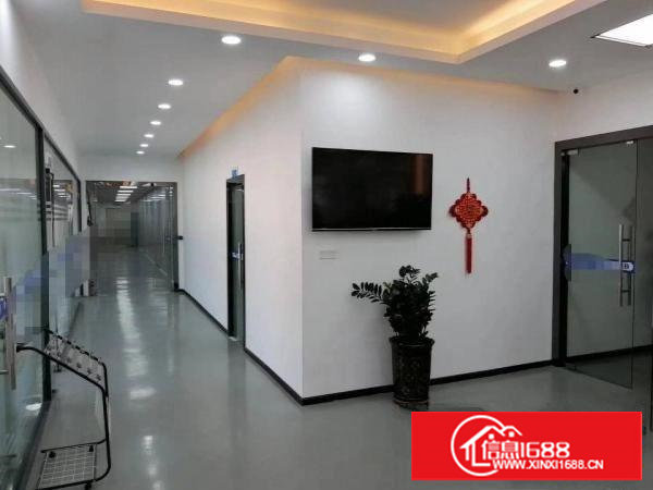 新空出精装修楼上原电子厂1000平方厂房无需转让费，水电齐全