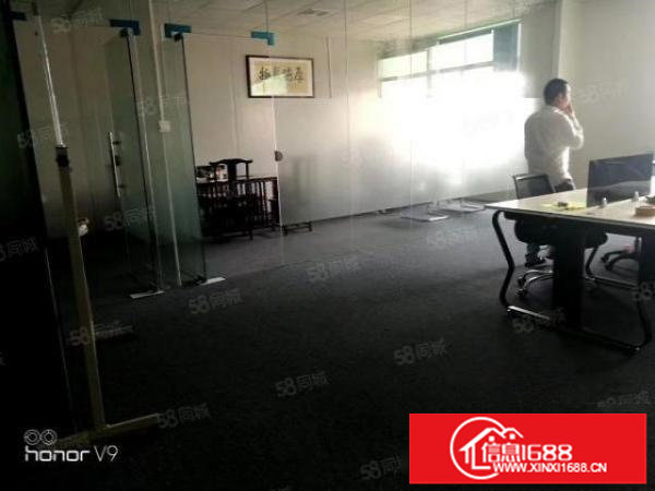 平湖地铁口附近二楼650平方带装修厂房出租