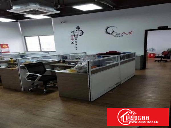 龙岗地铁口精装修厂房700平出租交通便利实惠