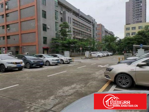 石岩水田楼上新出1700平厂房，精装修，无转让费