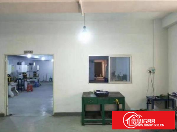 观澜大水坑一楼精装厂房800平可分租两家，全新吊顶地板砖