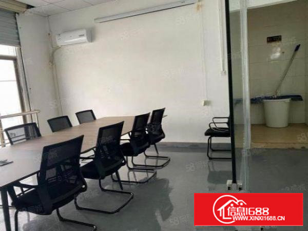 石岩原房东700平精装修。不要转让费，3两台电梯厂房出租