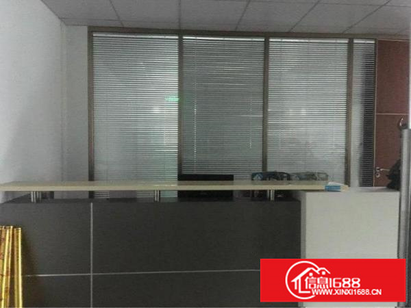 龙华老围电商园240方办公室招租，带精装修