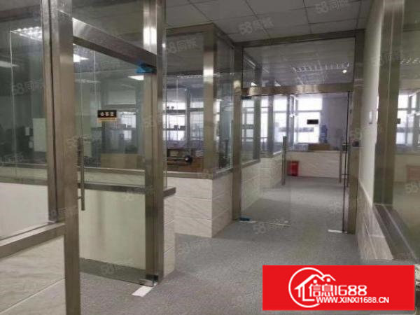 布吉龙山工业区一楼2000和4000平方。独院大空地