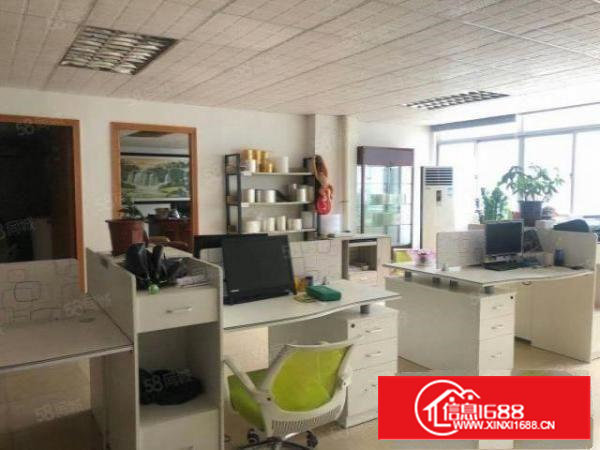 塘头新出楼上650平精装修厂房，水电到位，有吊机口，无转让费