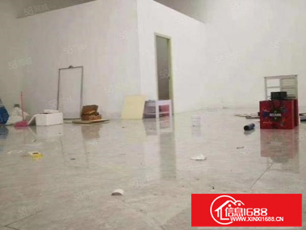 六约塘坑地铁口附近新出一楼240平层高6米现成展厅出租