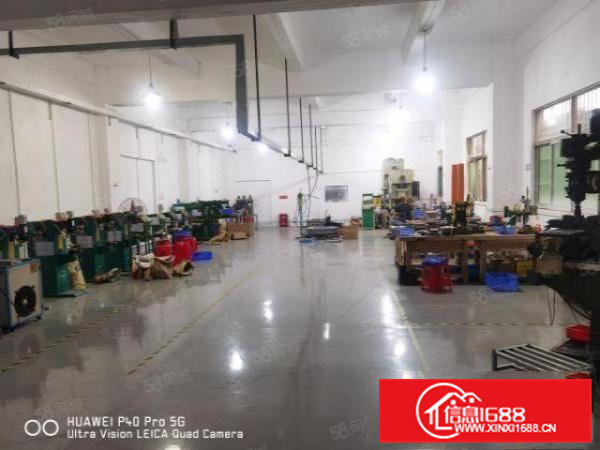 金凤凰大道工业区新出一楼厂房700平方。现成装修豪华办公室