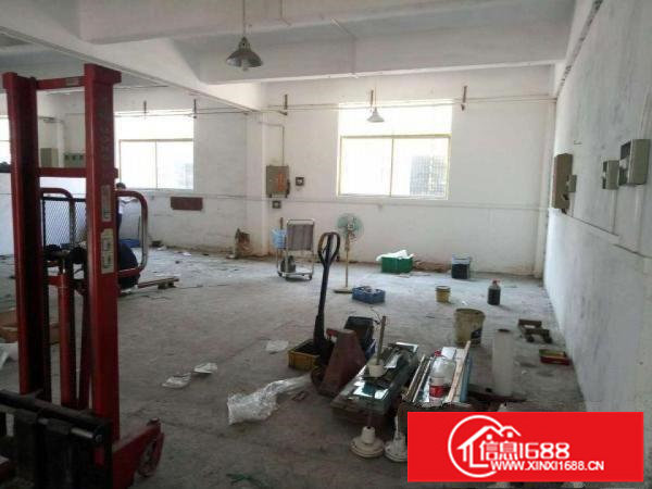 松岗潭头300平标准厂房出租，价格实惠，便利，实图