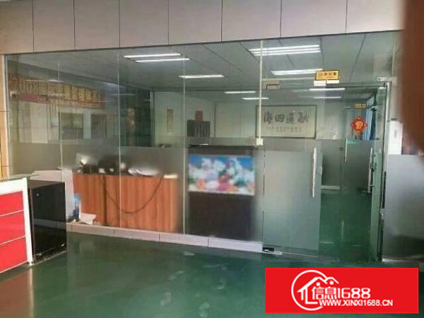 龙岗盐龙大道旁楼上1250平厂房水电齐全带装修