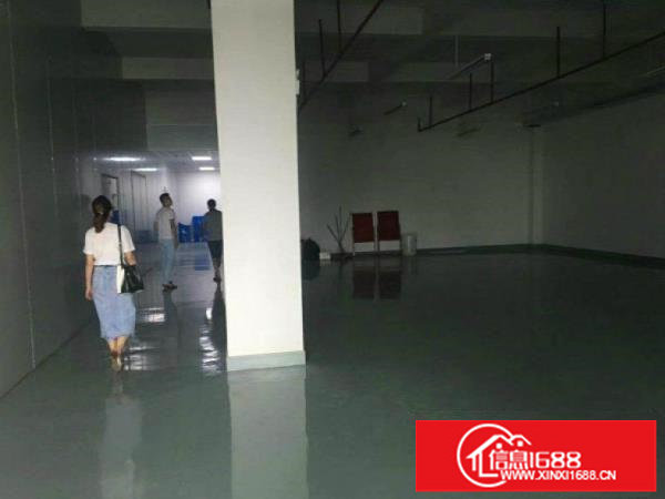 横岗地铁站附近新出楼上300平厂房业主直租，优惠出租