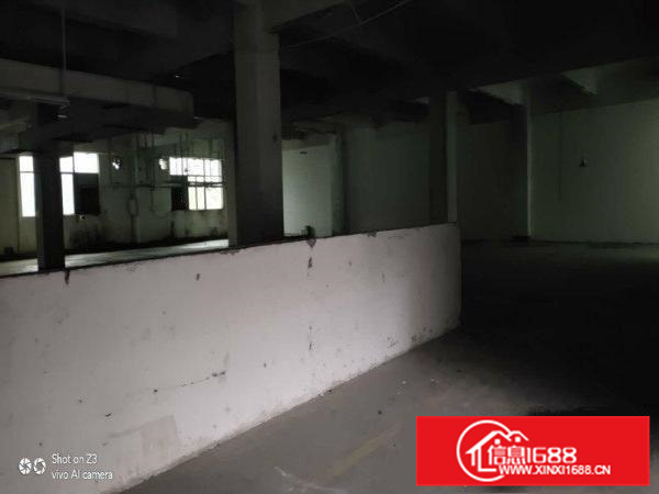 三栋镇工业园一楼2400平米厂房出租靠路边有红本