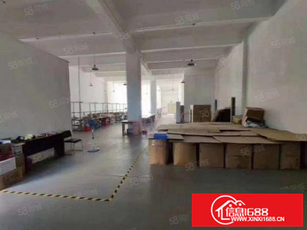 龙胜地铁站旁！一楼层高六米！豪华精装标准厂房600平！