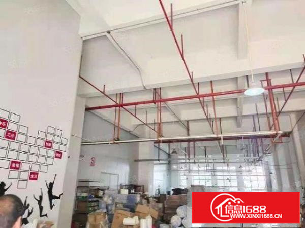 长安乌沙新出一楼厂房1400平方，水电齐全，层高7米