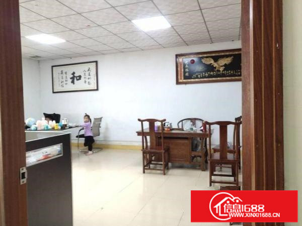 独立园区，三楼现房，以搬空，带装修水电齐全。