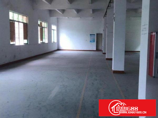 地段好，大货车进出方便，三吨货梯。