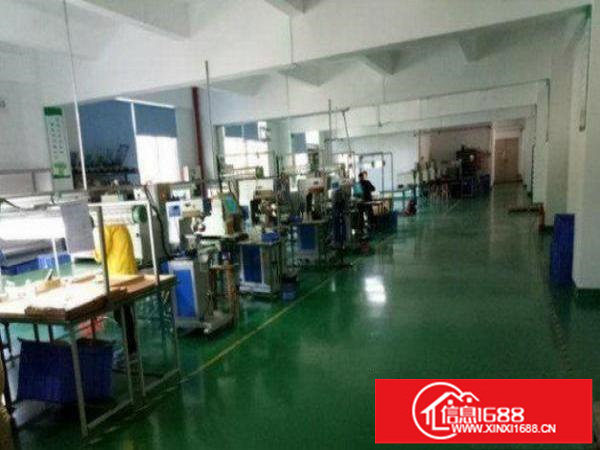 龙岗区龙东出租楼上500平带装修厂房，现成水电办公室