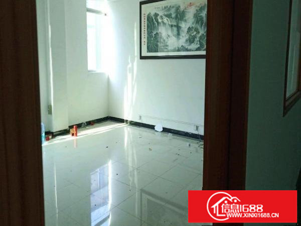 坂田杨美原房东1500平厂房出租带装修无转让费