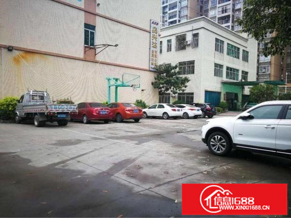 横岗地铁口1500平带装修招租