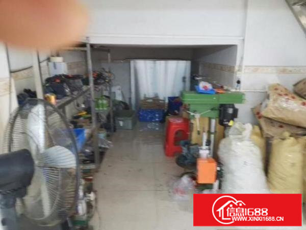 位置好，面积大，安静，有阁楼厕所