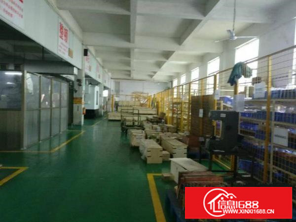 平湖红本厂房，有两部货梯，厂房就在2楼电梯口，进出货方便