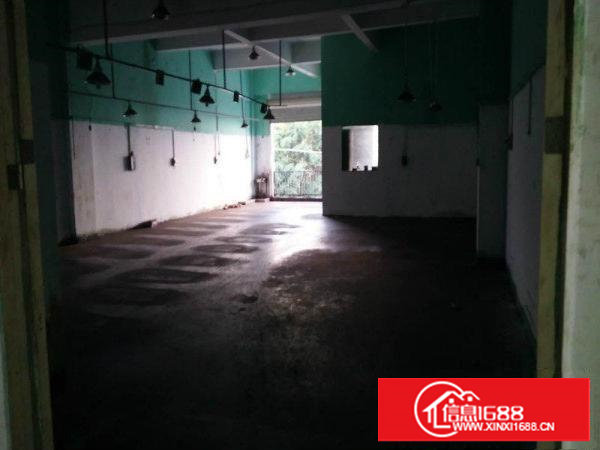 新民路楼上300平厂房招租带货梯空地大停车方便