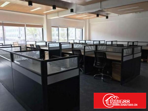 万江标准厂房一楼1000平方，办公室3间，现成水电，宿舍按需