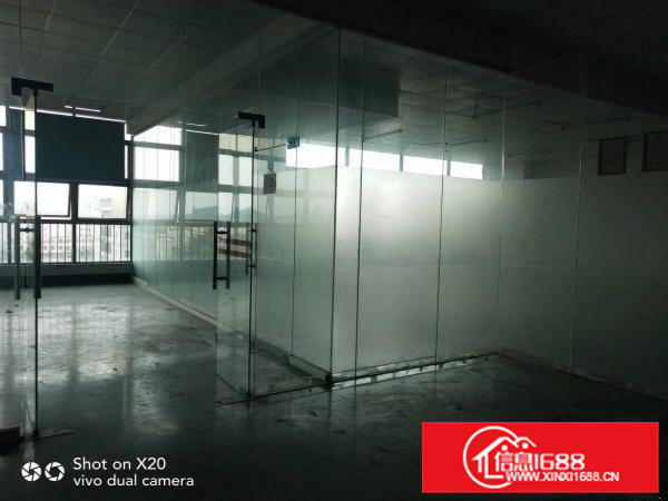 凤岗业主小独院厂房分租一楼500方23元，楼上700方15元